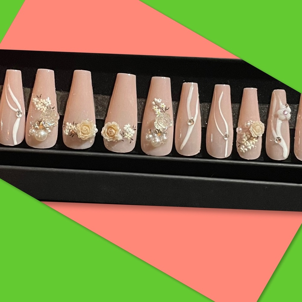Simple Beauty Artistic Press On Nail Set-OSFA!